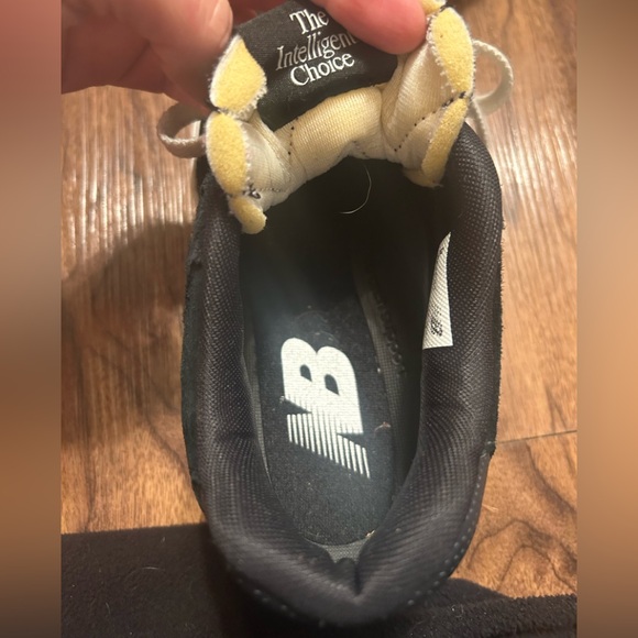New Balance 550 Black tennis. Size 6 - Picture 3 of 7